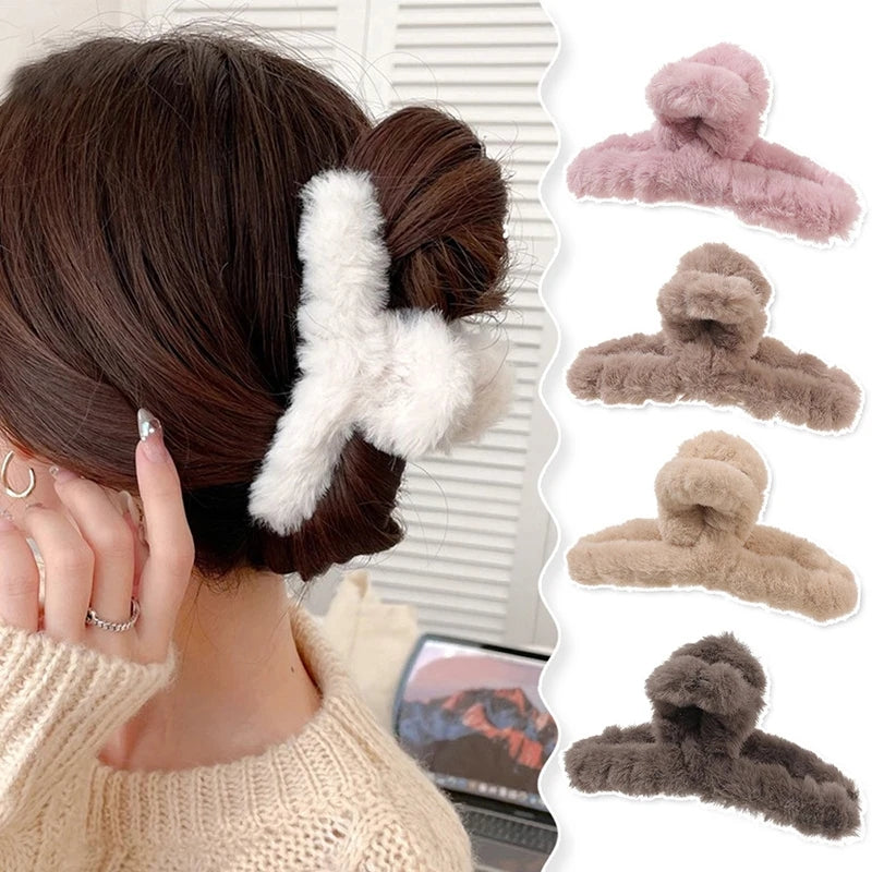 [Clearance] - Plush Faux Fur Hair Claw